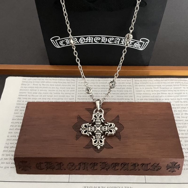 Ch**me He**ts necklaces